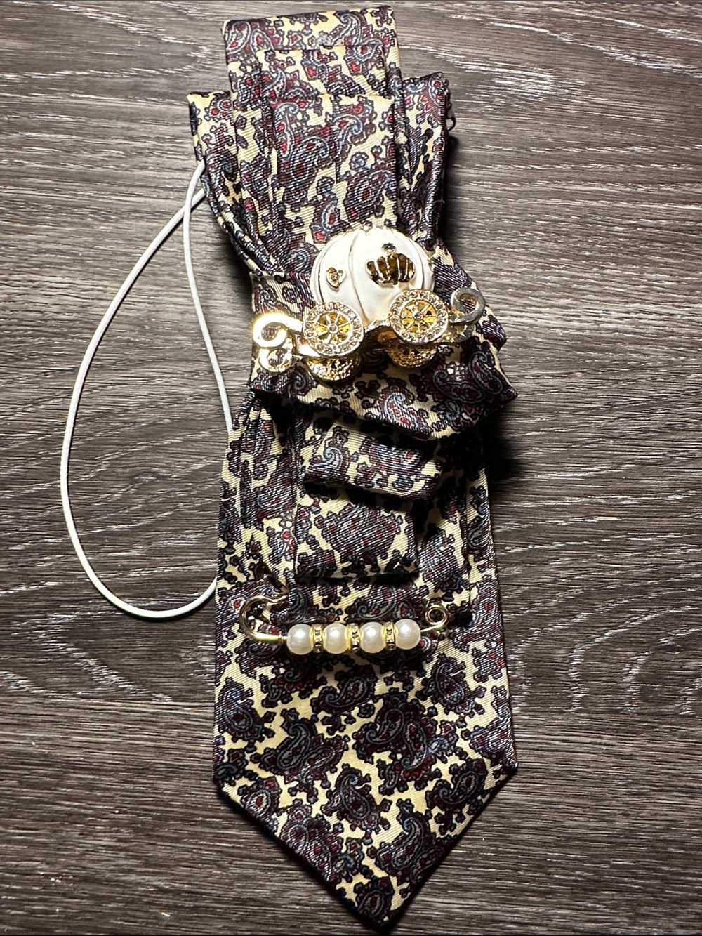 Paisley-Print Necklace Tie with Cream Base and Pumpkin Carriage